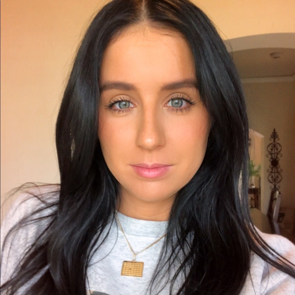 Meet your Posher, Daniela